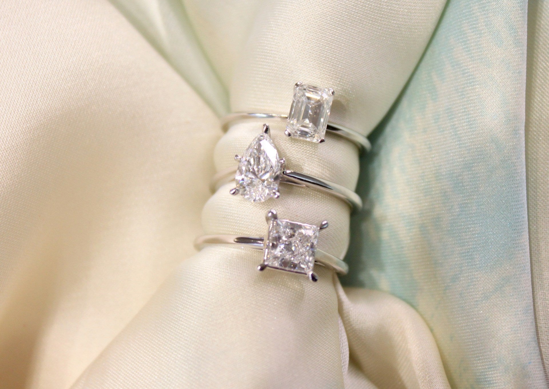 Solitaire 18ct Engagement Rings