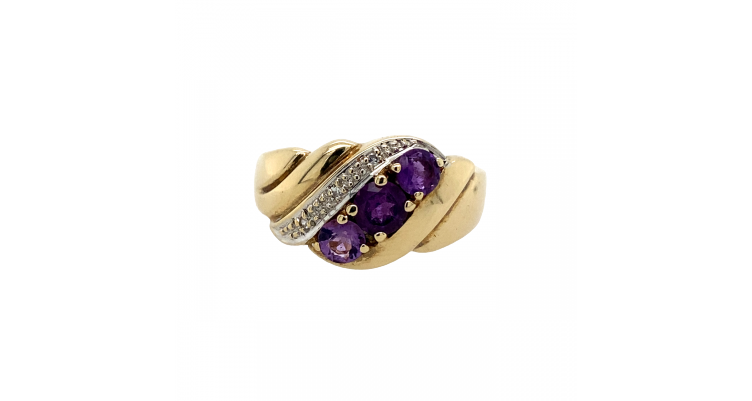 9ct Yellow Gold Amethyst & Diamond Ring