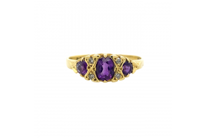 18ct Yellow Gold Amethyst & Diamond Ring