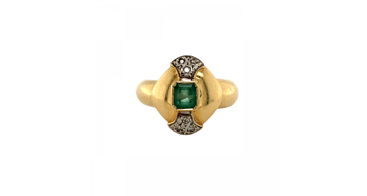 18ct Yellow Gold Emerald & Diamond Ring