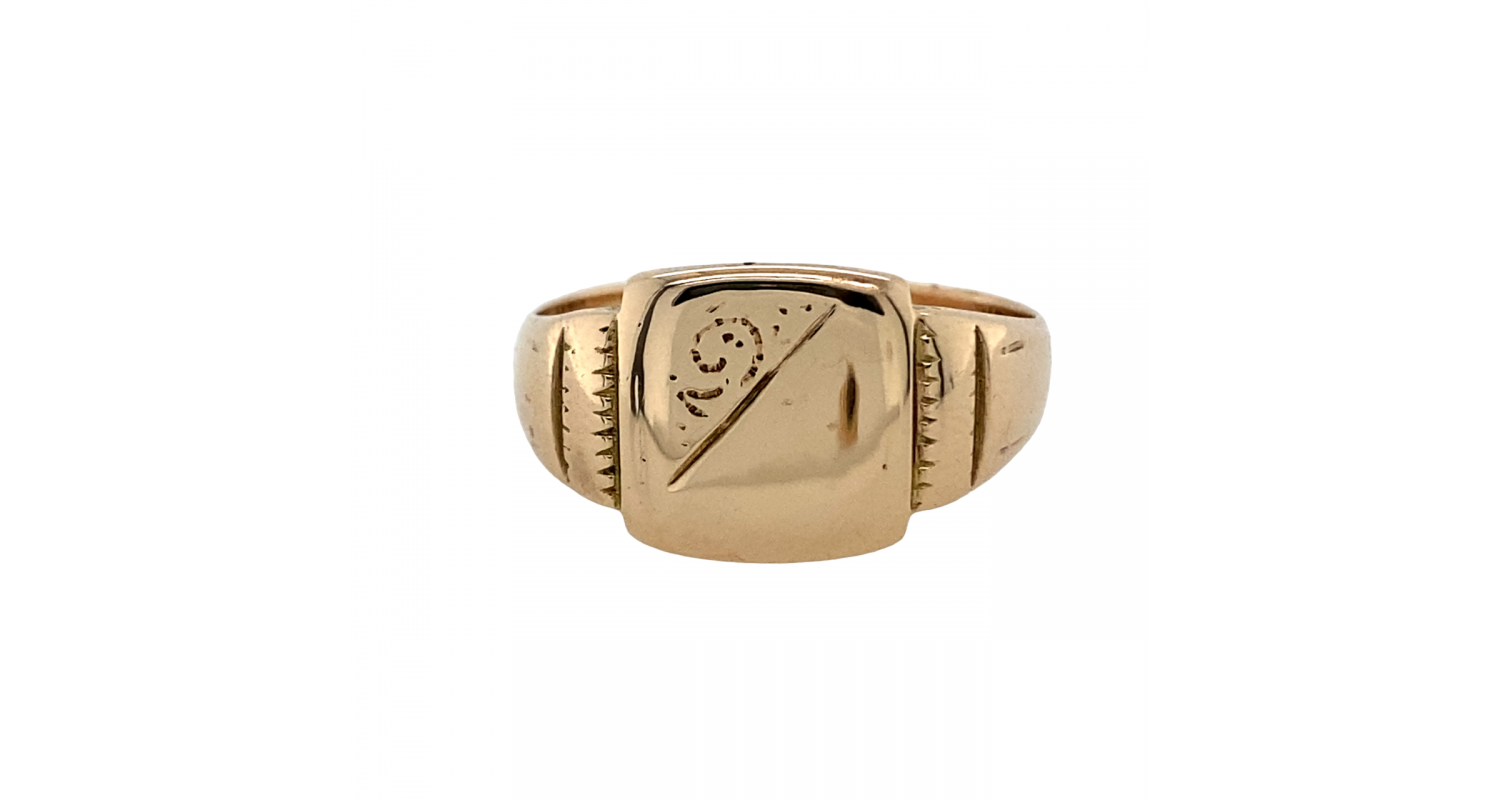  9ct Yellow Gold 1941 Signet Ring