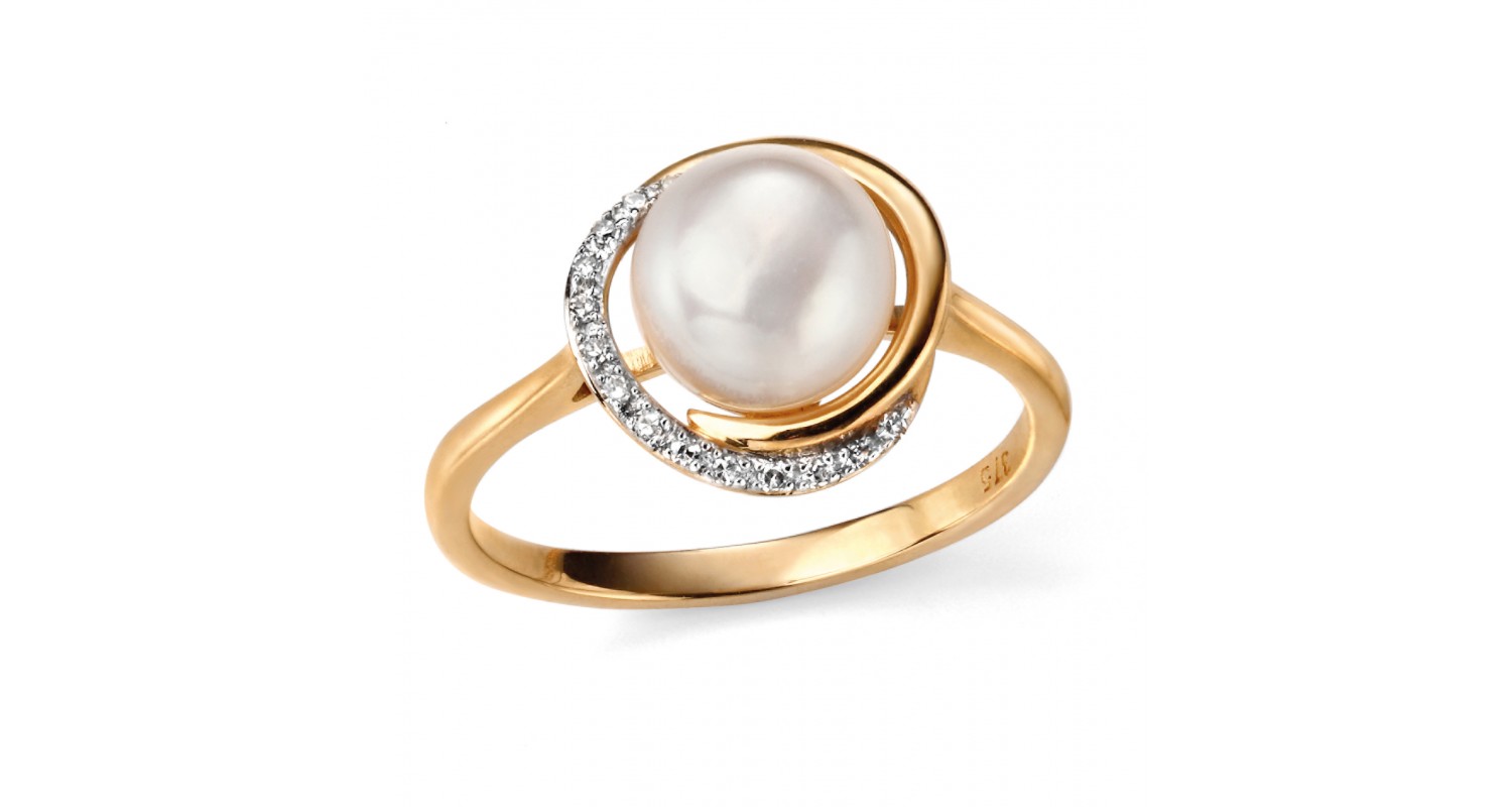 9ct Yellow Gold Button Pearl & Diamond Ring