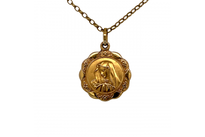 9ct Yellow Gold Madonna Necklace