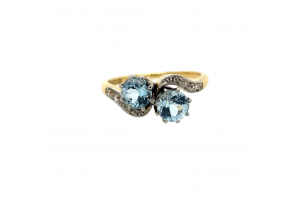 18ct Gold/Plat Aquamarine & Diamond Ring